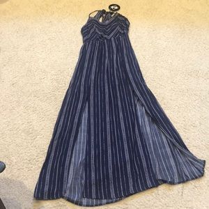 Sleeveless maxi dress